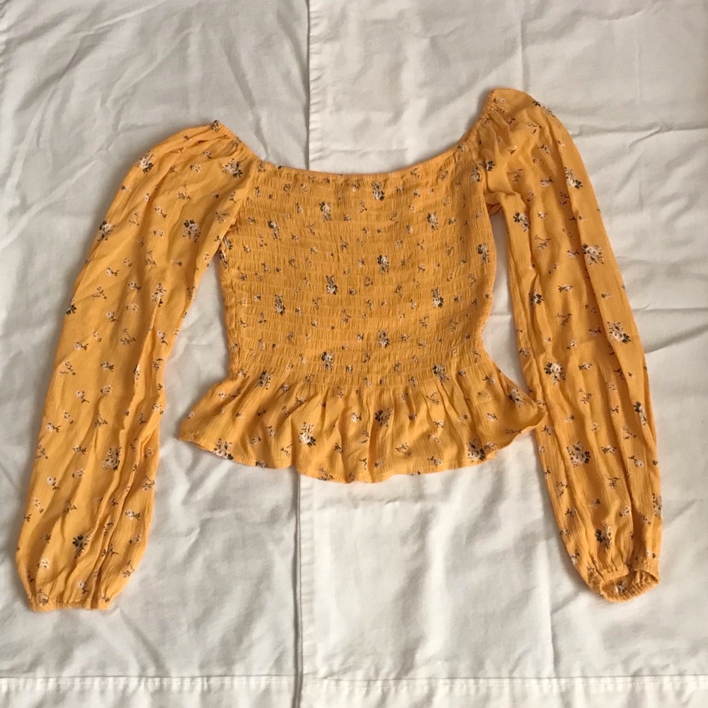 Off the shoulder Hollister floral yellow top